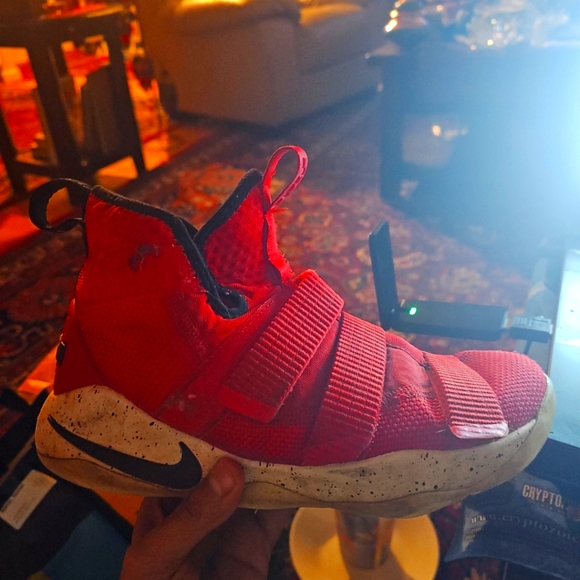 Nike LeBron soldier 11 university red - Picture 1 of 4